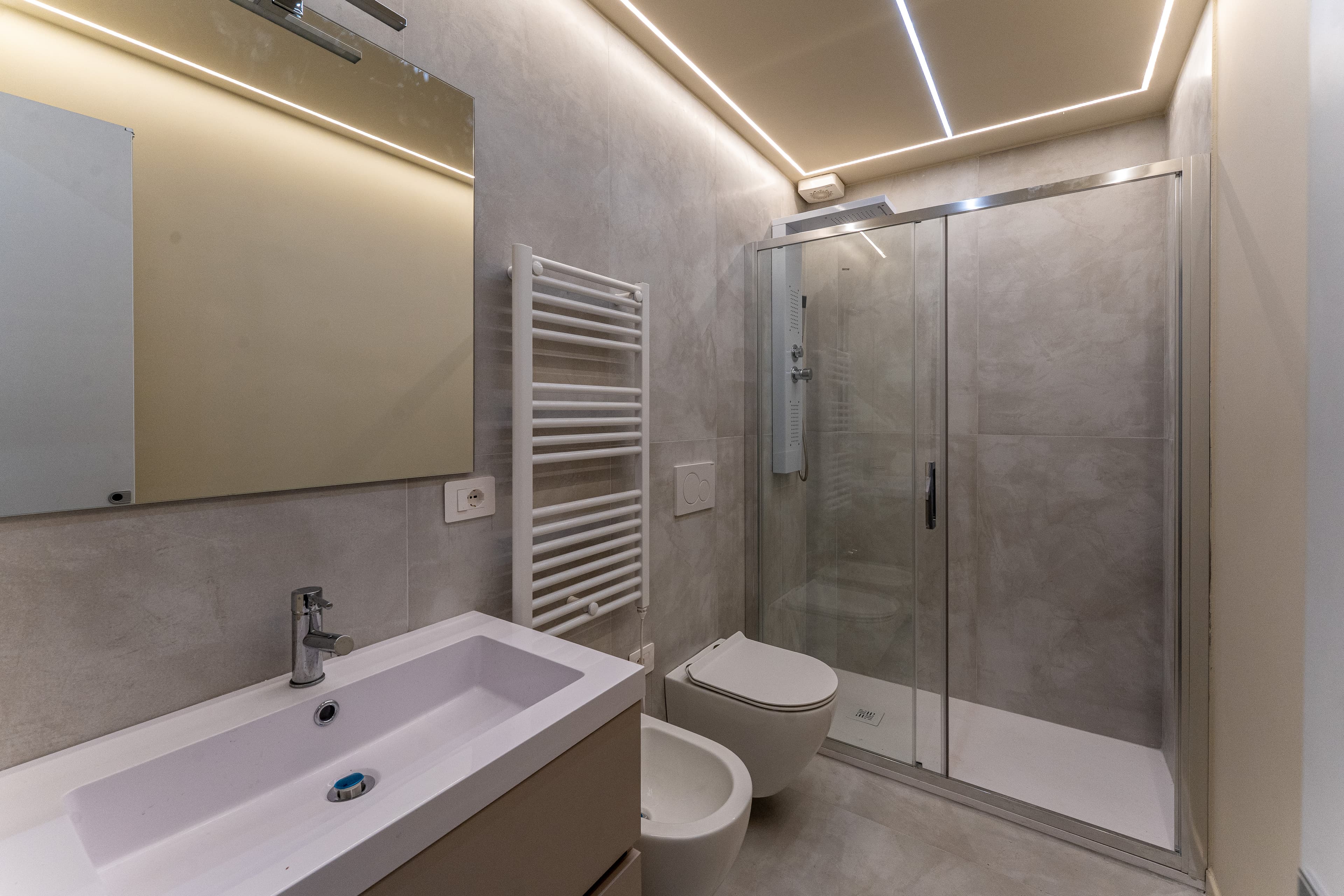 Imbonati 15, Appartamento 2, bagno