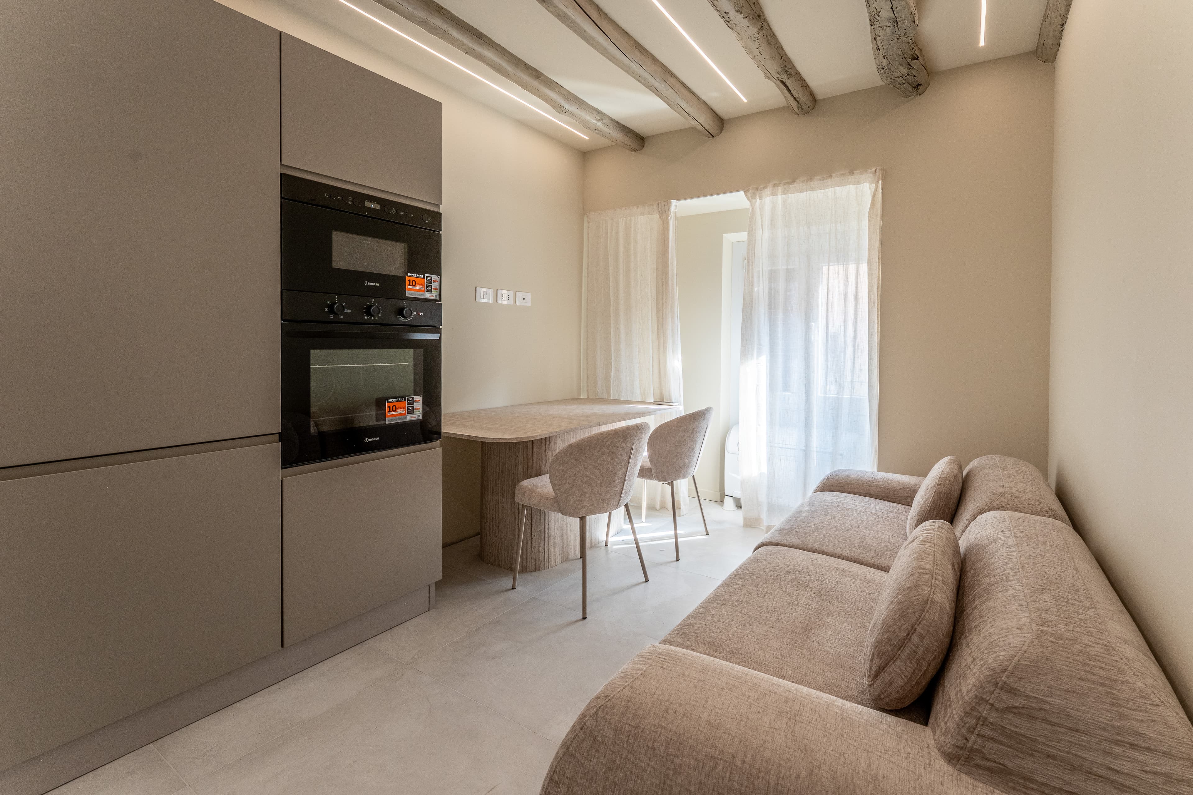 Imbonati 15, Appartamento 2, soggiorno e cucina